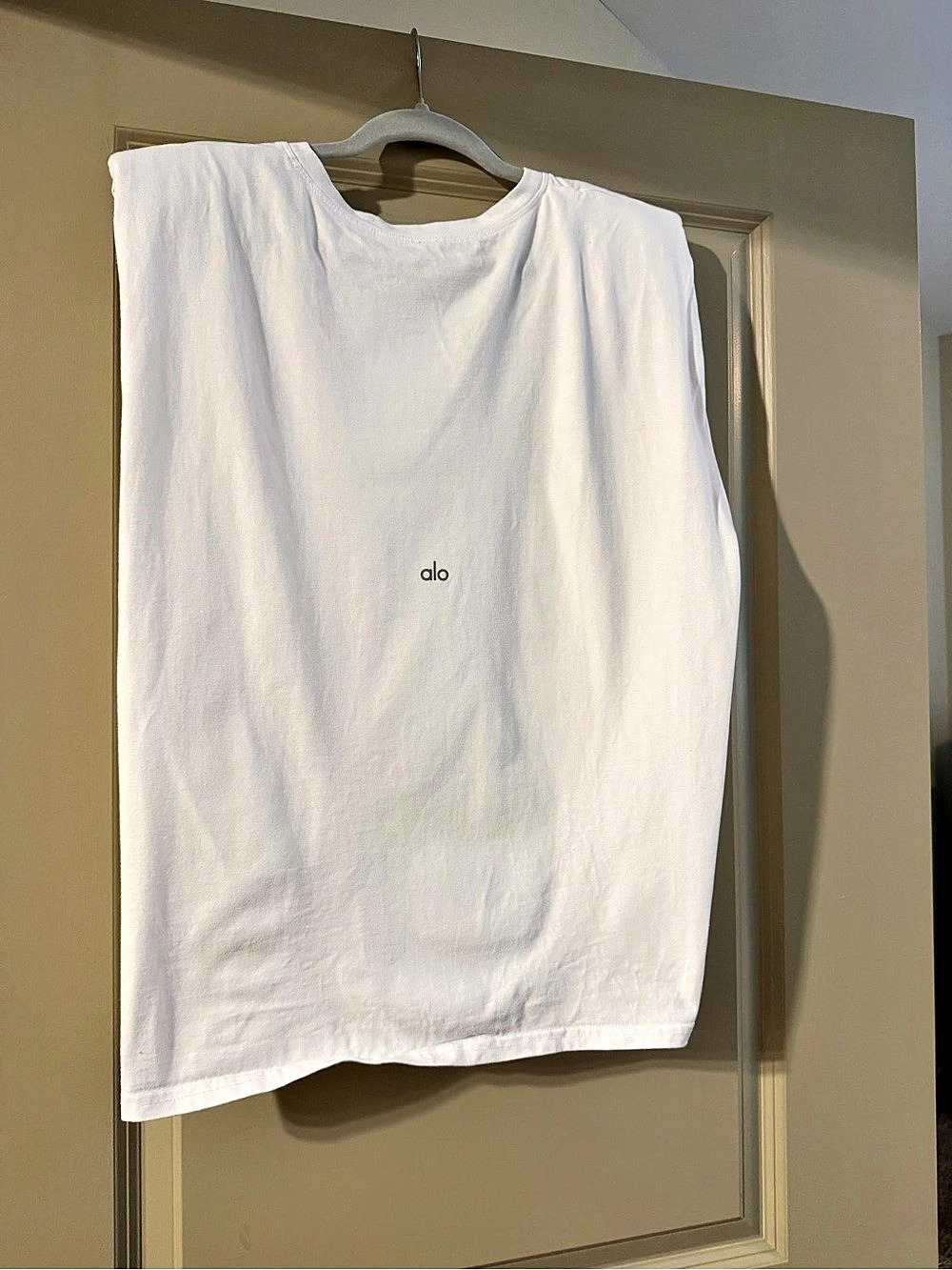 Alo Muscle Tee in White Large Like New